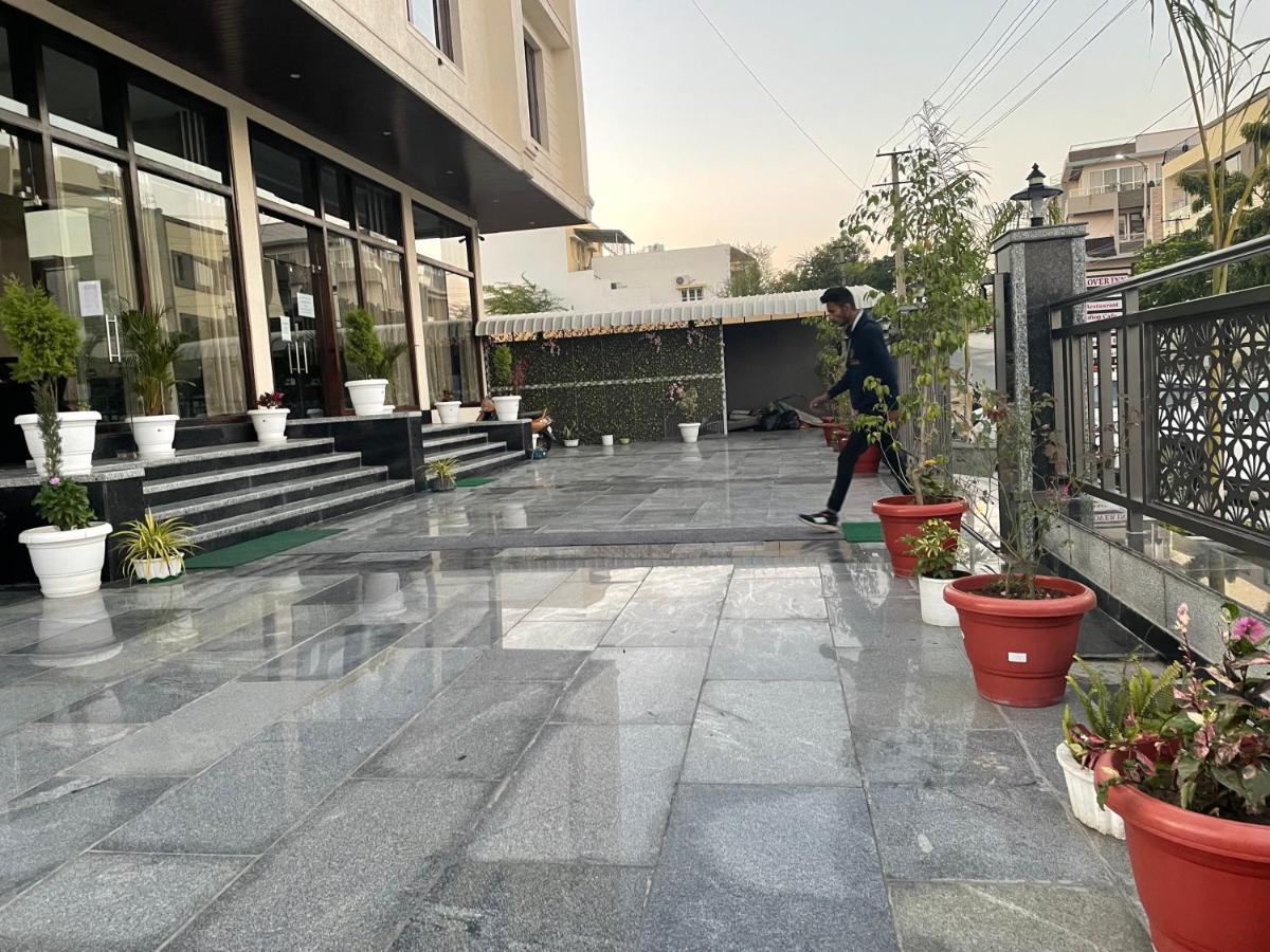Clover Inn Udaipur Exterior photo